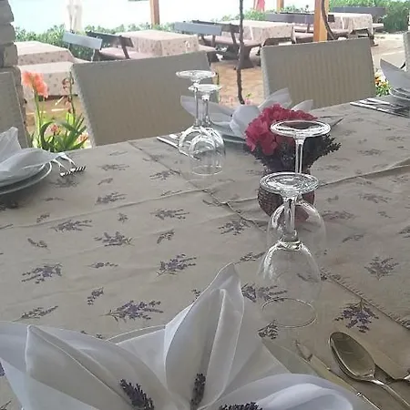 Lavanda Mobile Homes & Orebić