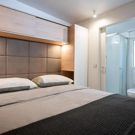 Lavanda Mobile Homes & 4*