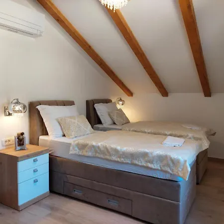 Prázdninový areál Lavanda Mobile Homes & 4*