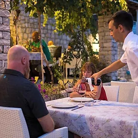 Lavanda Mobile Homes & 4* Orebić